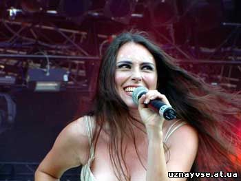 Sharon Den Adel